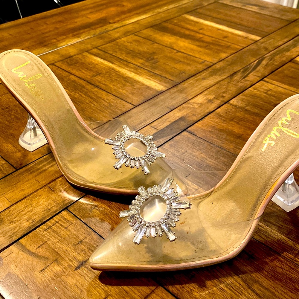 Clear pumps